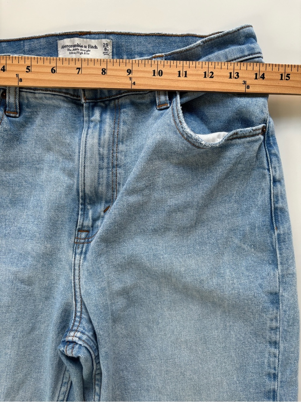 Abercrombie & Fitch Light Wash Ankle Straight Ultra High Rise Size 8S or 29 - Picture 8 of 10